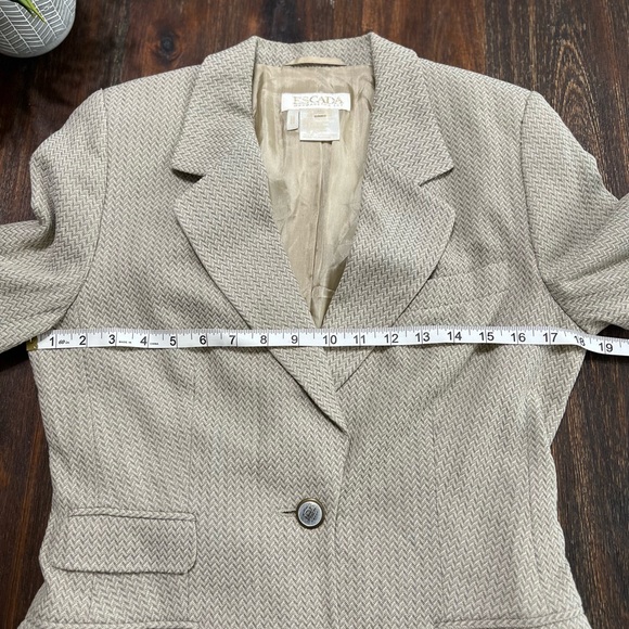 Escada Neutral Herringbone Blazer Cream Tan Margaretha Ley Vintage 36 2 button - Picture 11 of 15